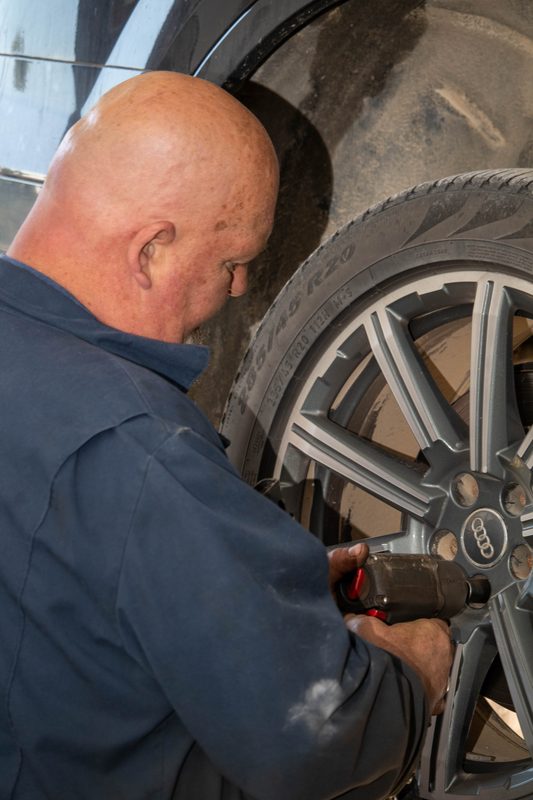 Impact wrench on Audi wheel
