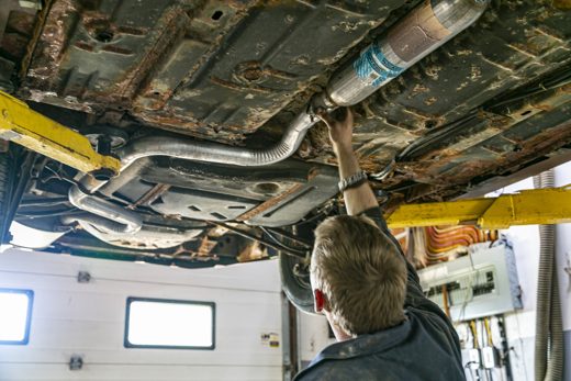 Inspecting the exhaust underbody