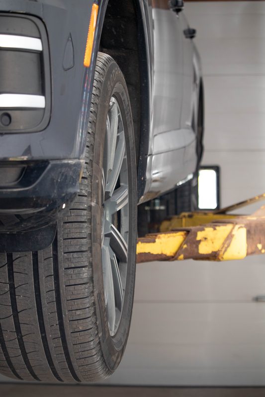 SUV wheel on lift