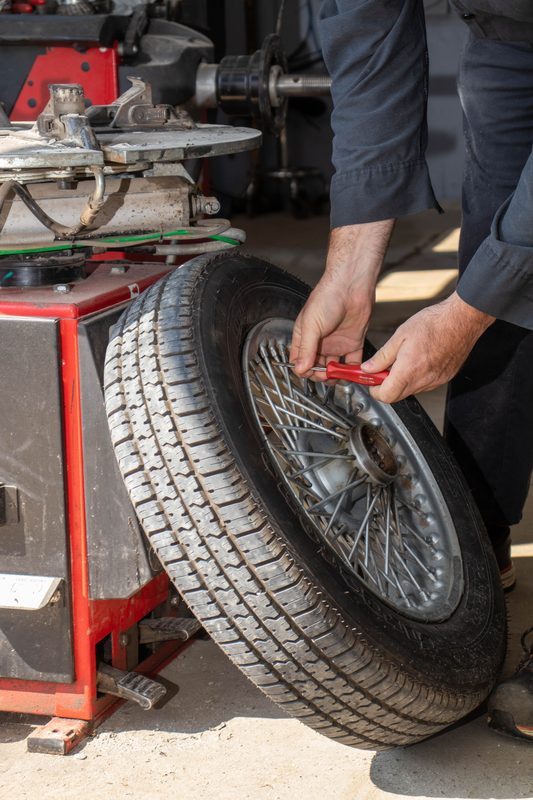 Mounting tire on wire spoke wheel